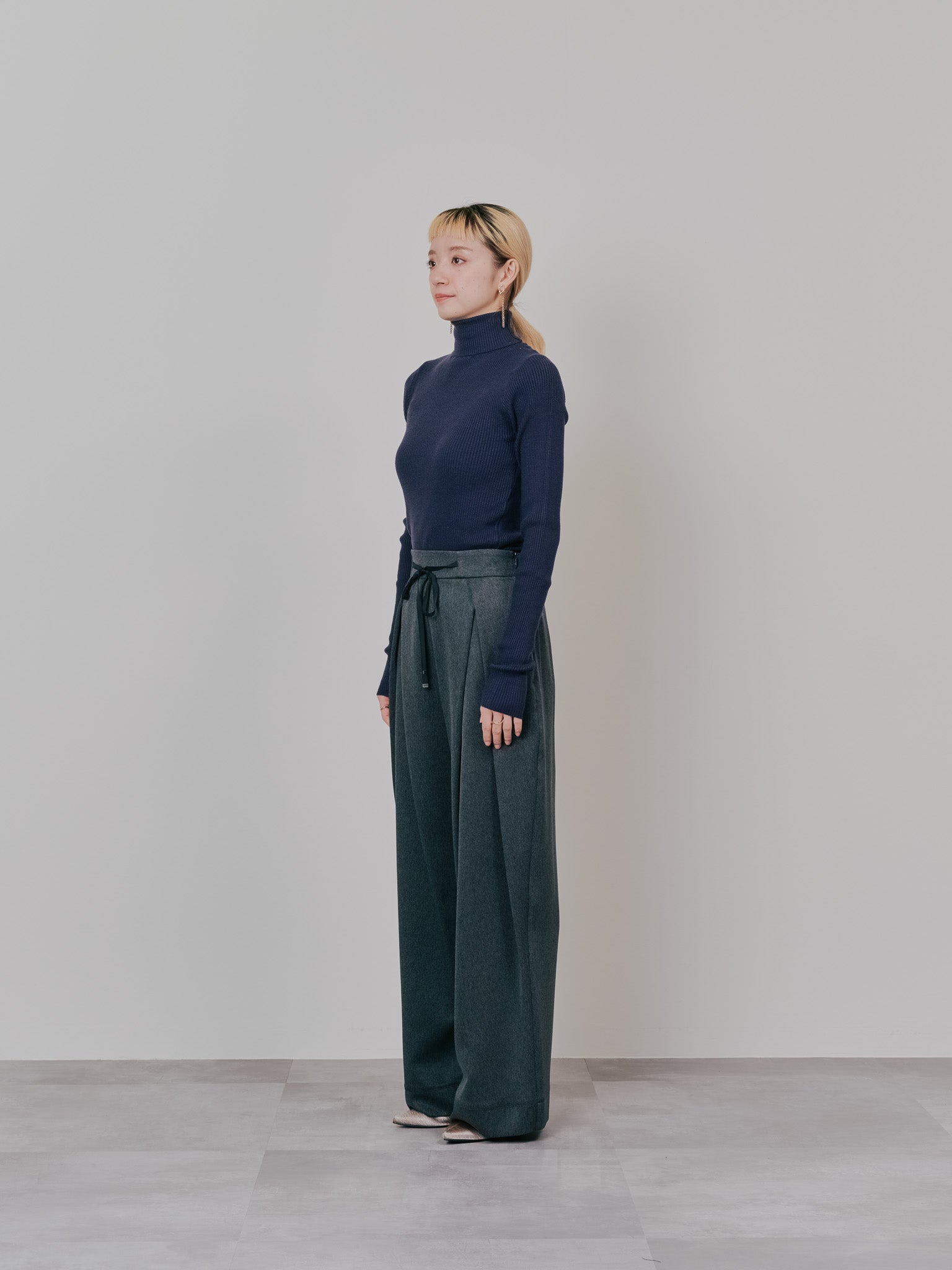 【SALE】フロントリボンワイドタックパンツ [603330] charcoal