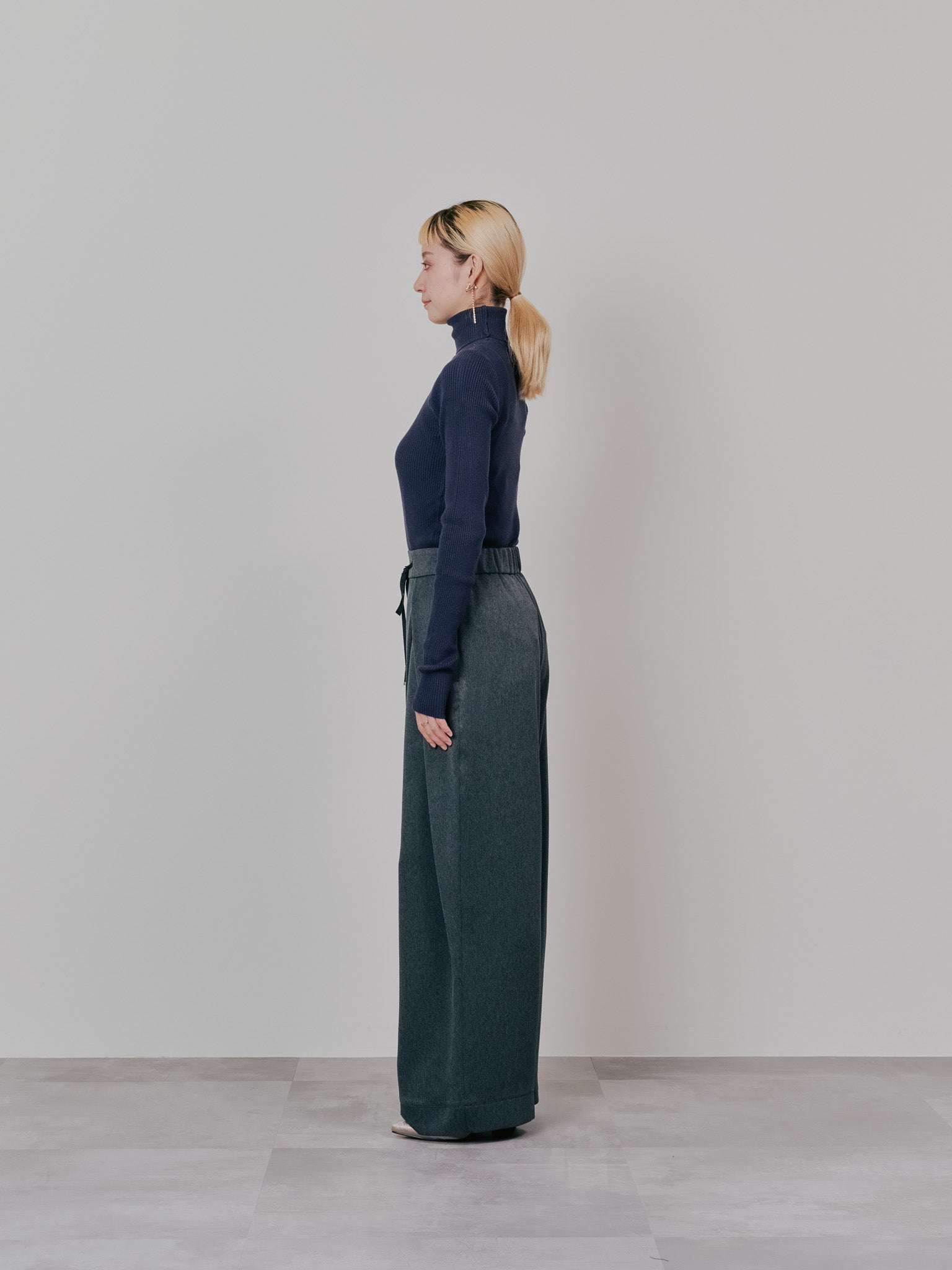 【SALE】フロントリボンワイドタックパンツ [603330] charcoal
