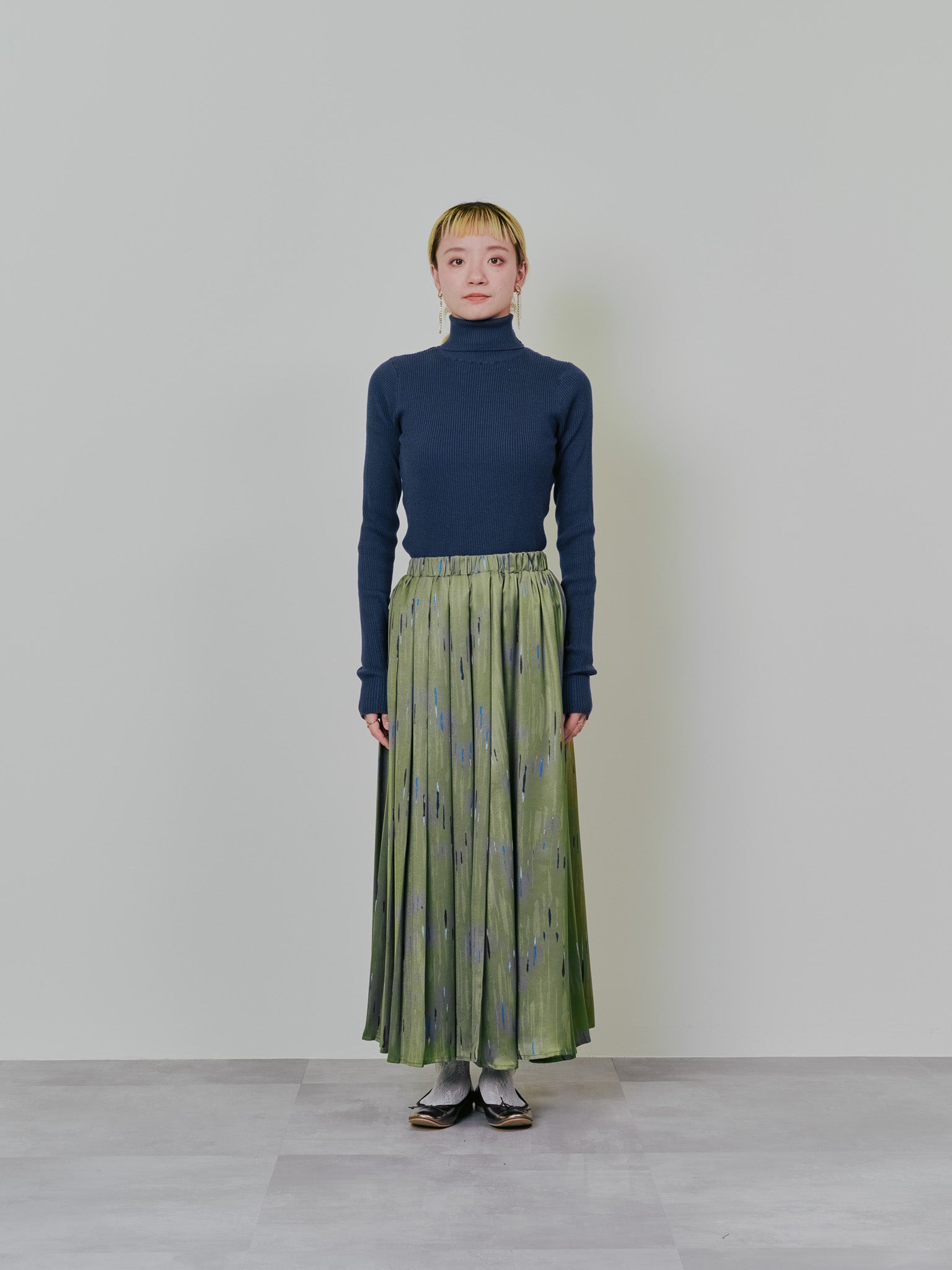 【-PRE SALE- 12/15 18:00まで!!】アートラインプリントハーフプリーツスカート [605538] khaki