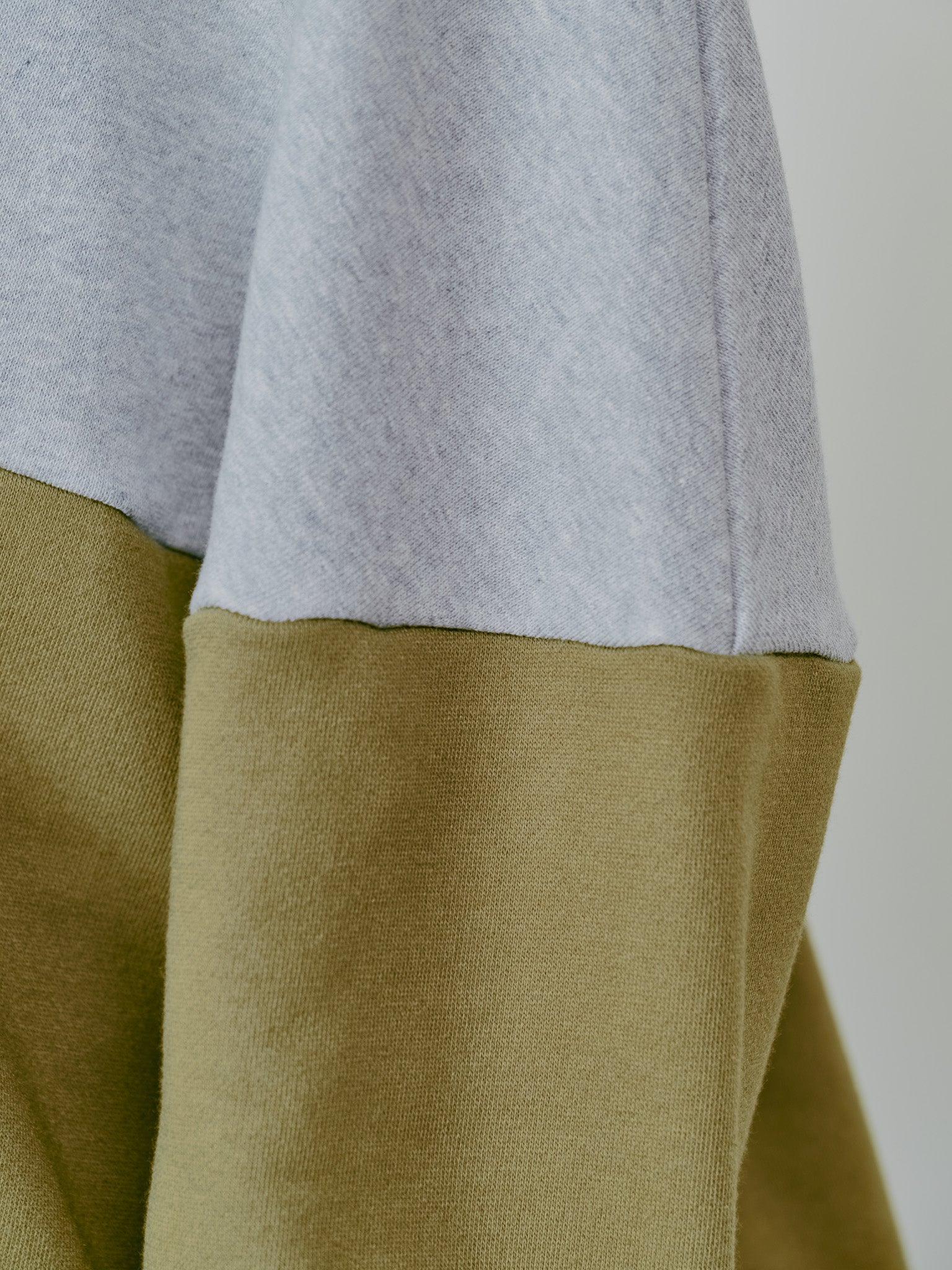 【SALE】配色スウェットギャザートップス [601449] khaki