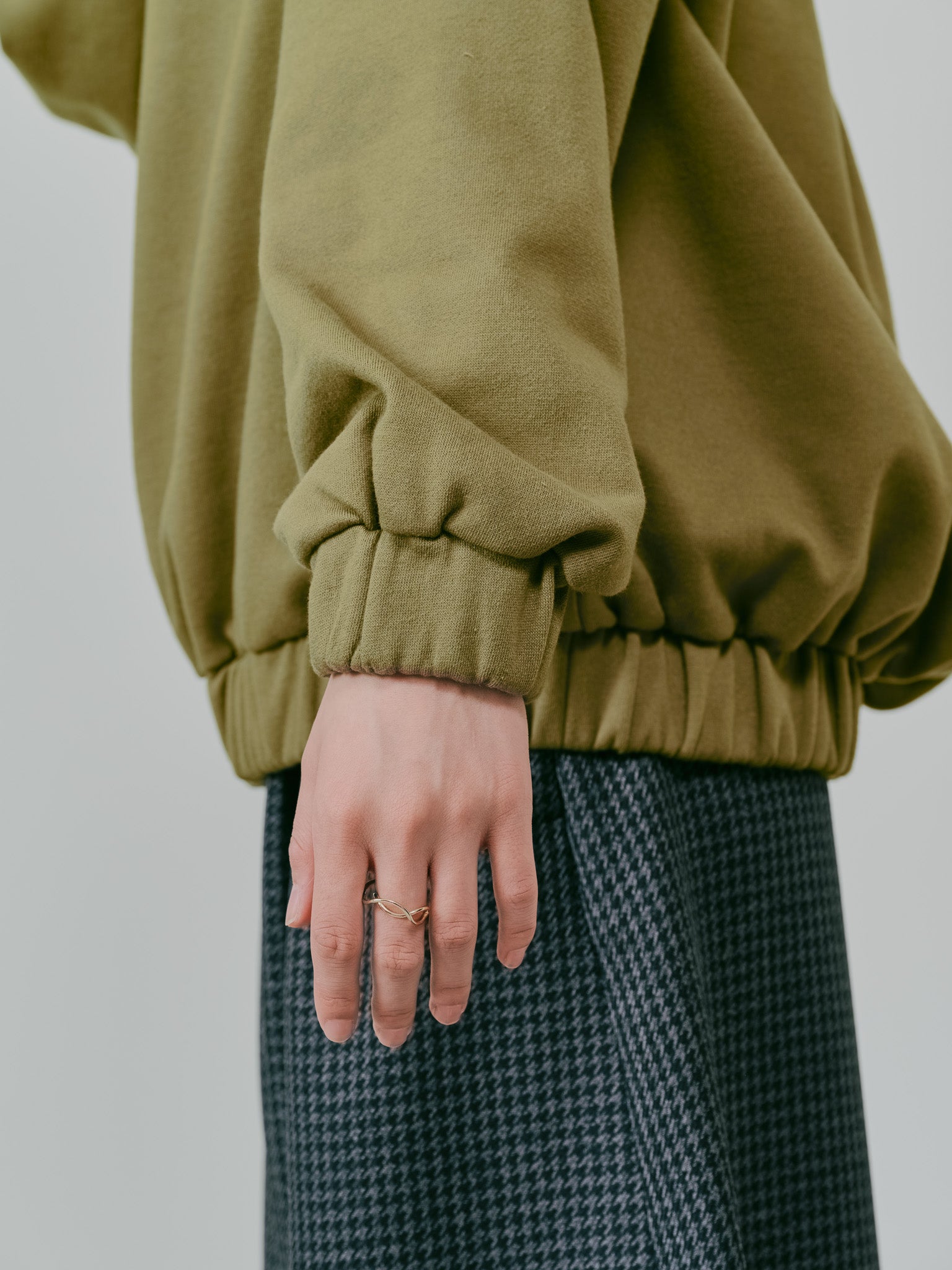 【SALE】配色スウェットギャザートップス [601449] khaki