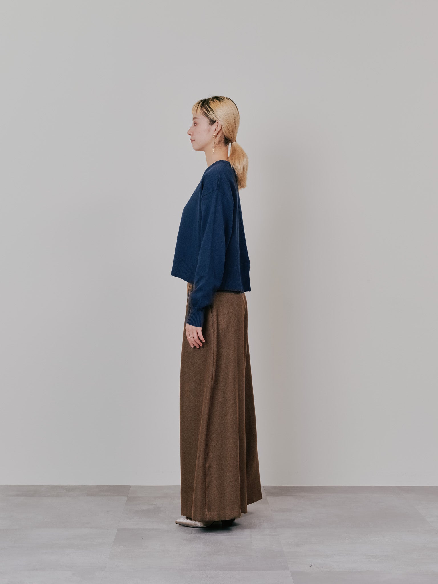 【-PRE SALE- 12/15 18:00まで!!】バックスリットカシミアニットトップス [605550] navy