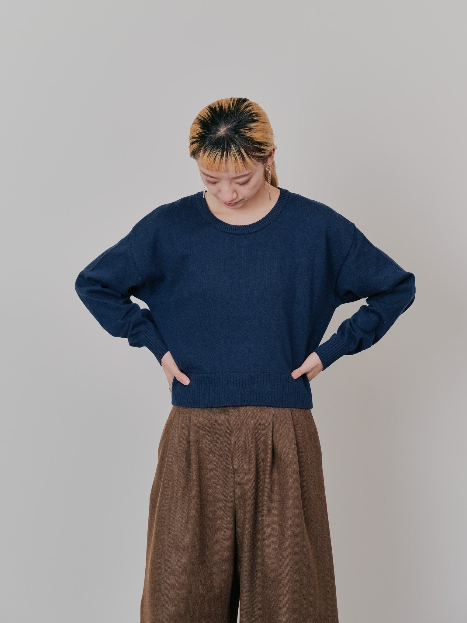 【-PRE SALE- 12/15 18:00まで!!】バックスリットカシミアニットトップス [605550] navy