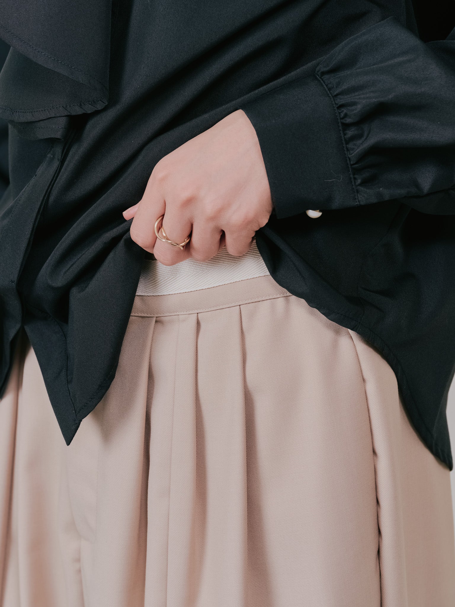 【-PRE SALE- 12/15 18:00まで!!】マーベストライクタックボリュームパンツ [601376] beige