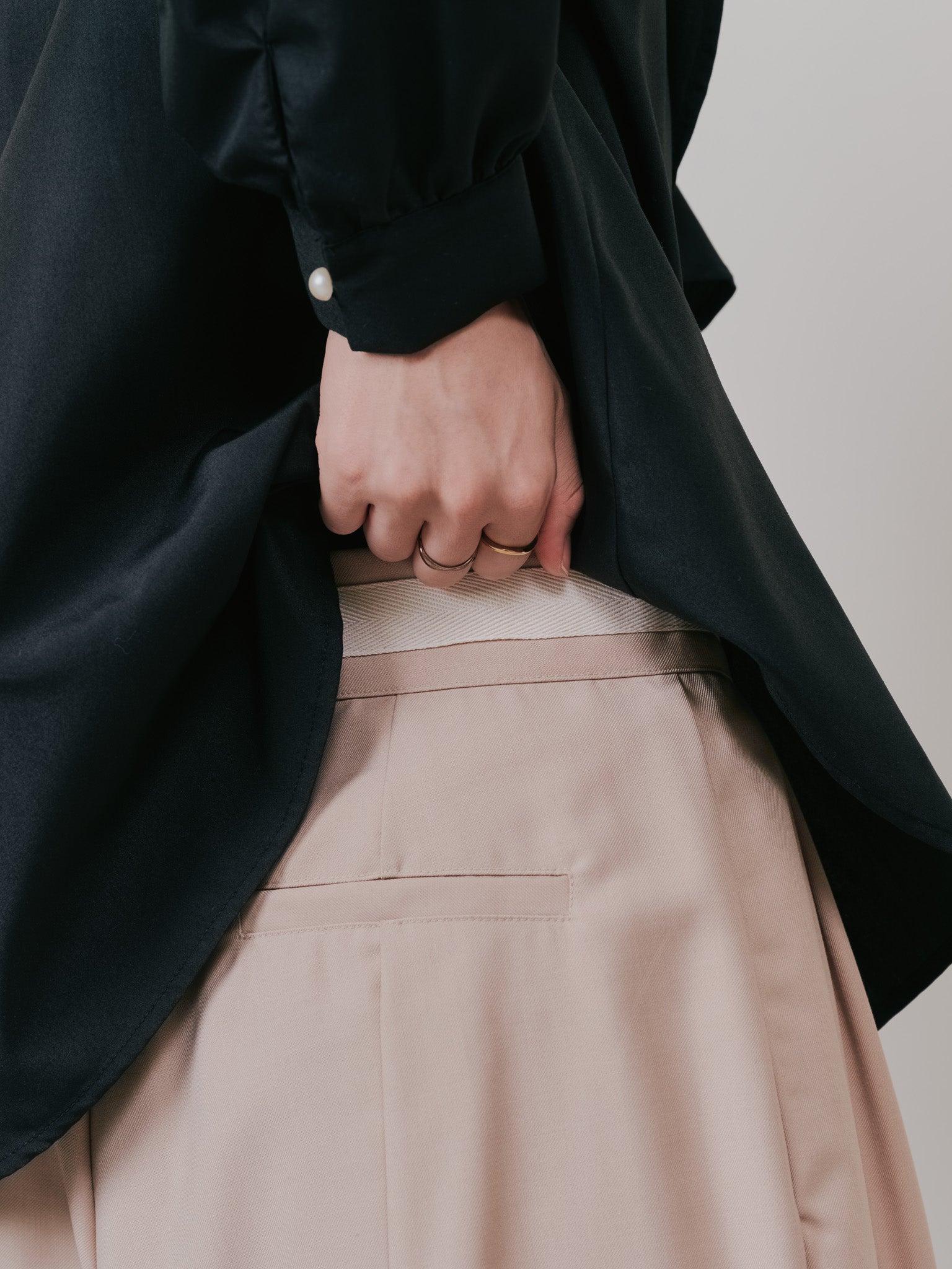 【-PRE SALE- 12/15 18:00まで!!】マーベストライクタックボリュームパンツ [601376] beige