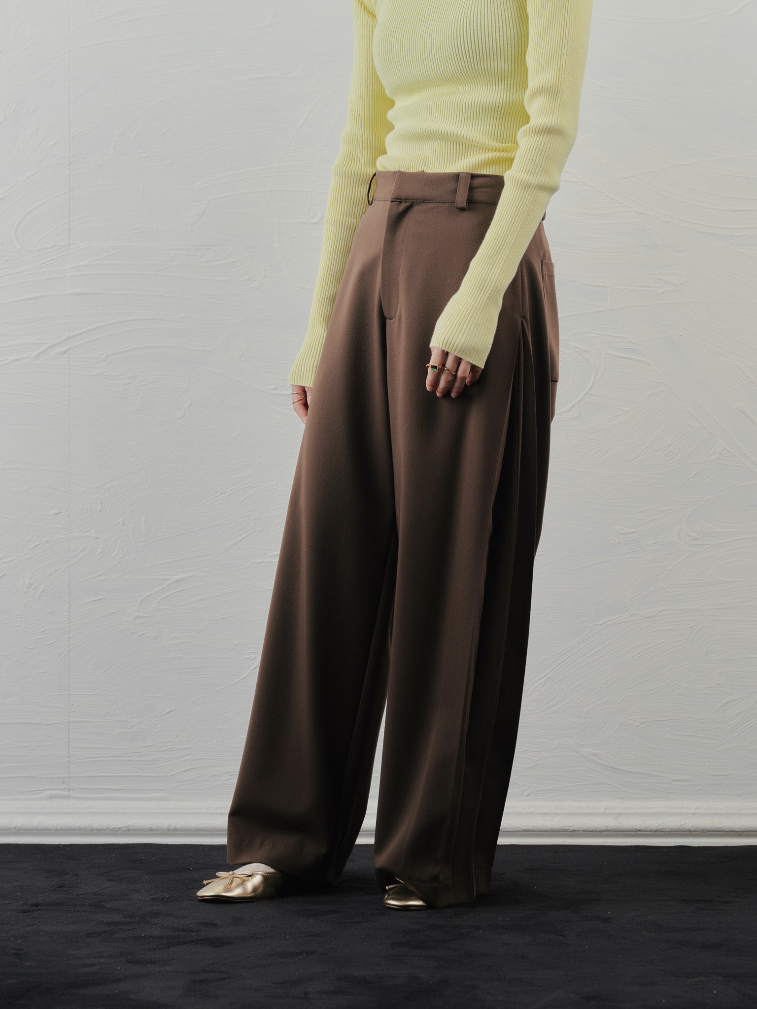 【-PRE SALE- 12/15 18:00まで!!】サイドプリーツ配色ステッチパンツ [601375] brown