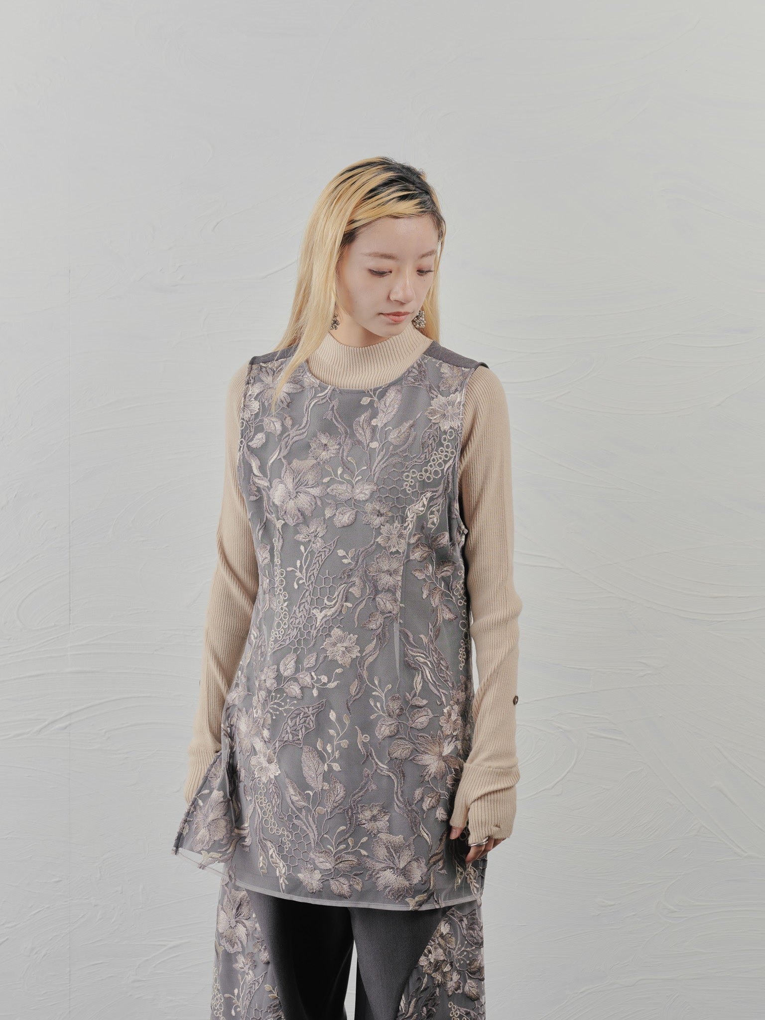 【-PRE SALE- 12/15 18:00まで!!】ベルト付レーストップス [605558] brown