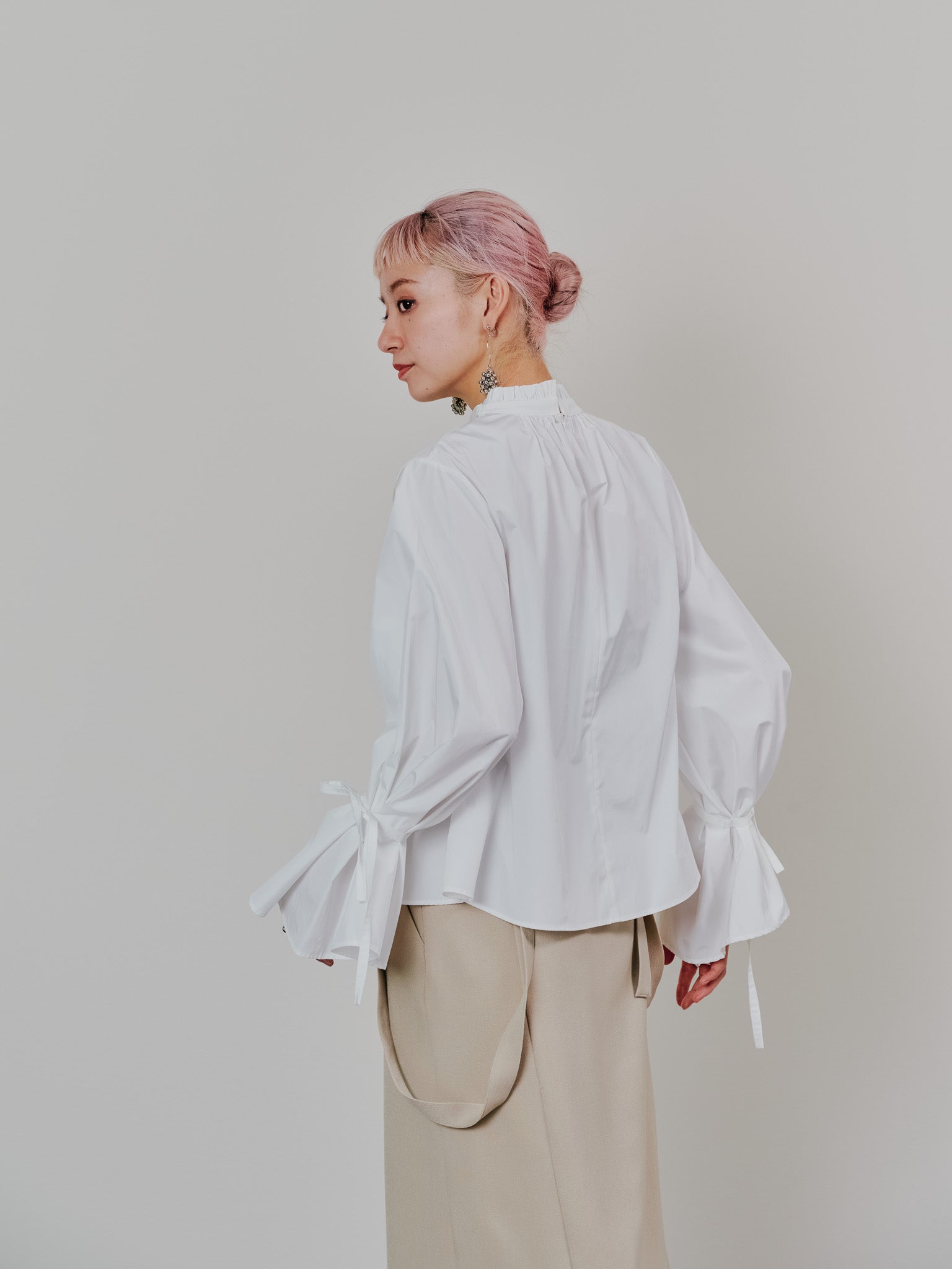 【SALE】ボータイ2WAYスリーブブラウス [601373] off