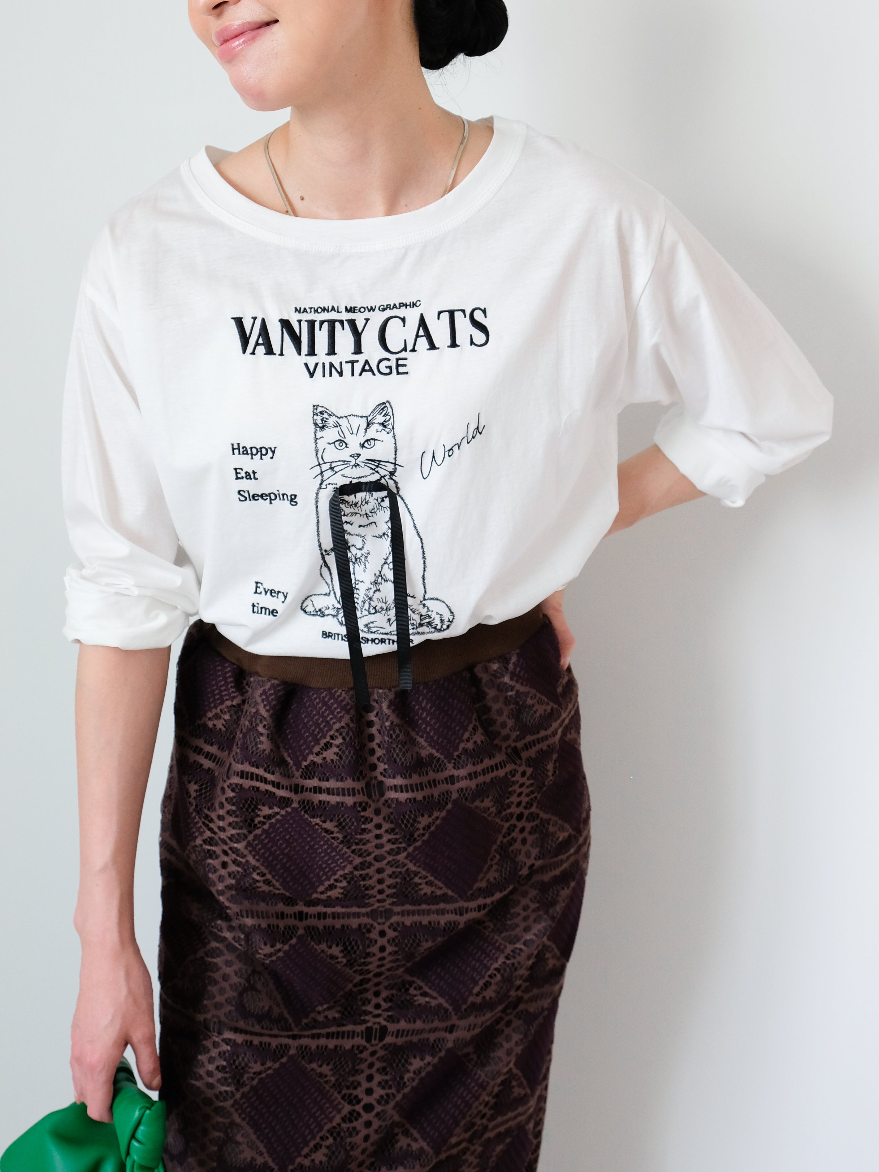 【24AW|DOLLUPOOPS】VANITY CAT ロングTシャツ　[601115]